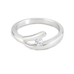 Srebrny pierścionek z cyrkonią