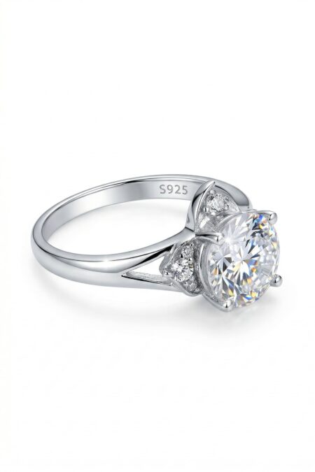 Silberner Ring mit Zirkonia