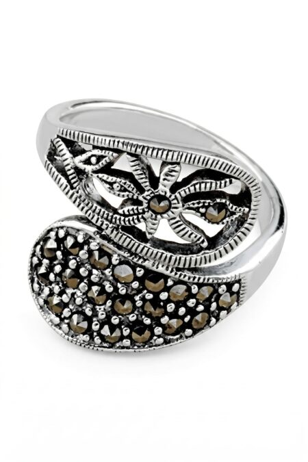 Srebrny pierścionek z markazytami