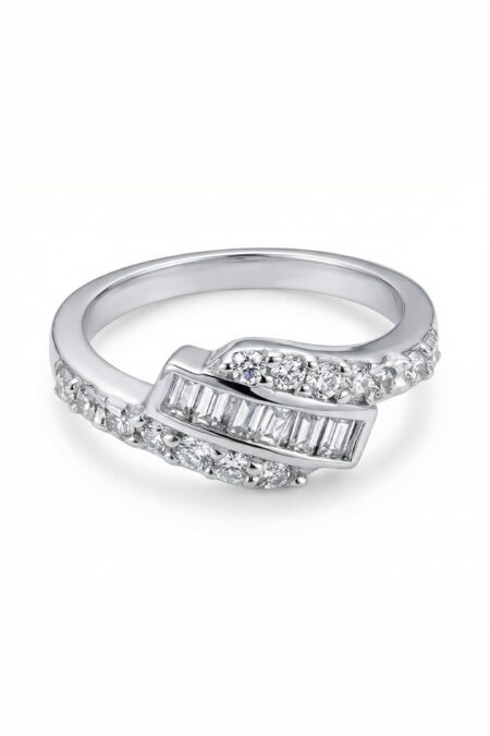 Silberner Ring mit Zirkoniasteinen