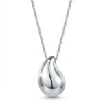 Nowoczesny srebrny naszyjnik