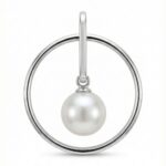 Silberner Anhänger mit Perle