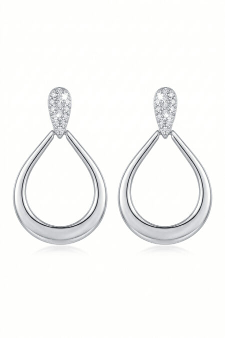 Elegante silberne Ohrringe mit Zirkonia