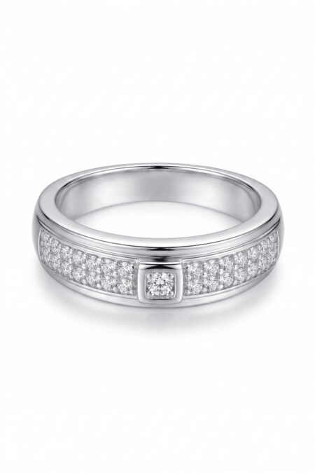 Silberner Ring mit Zirkoniasteinen