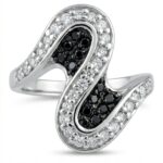 Srebrny pierścionek z cyrkoniami